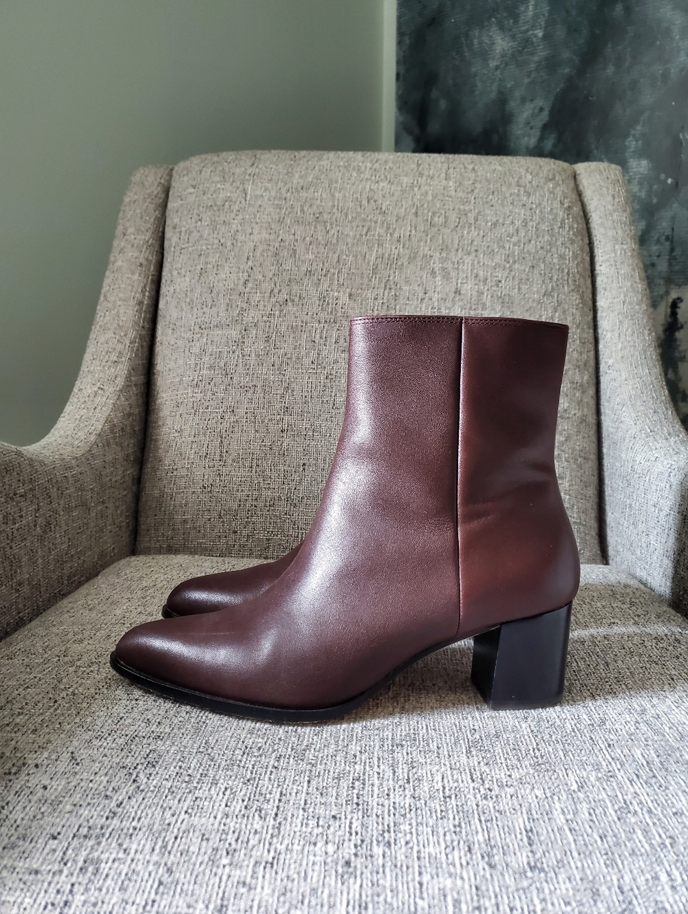 .. Quince Italian Leather Heeled Ankle Boot, Deep Oxblood (8)